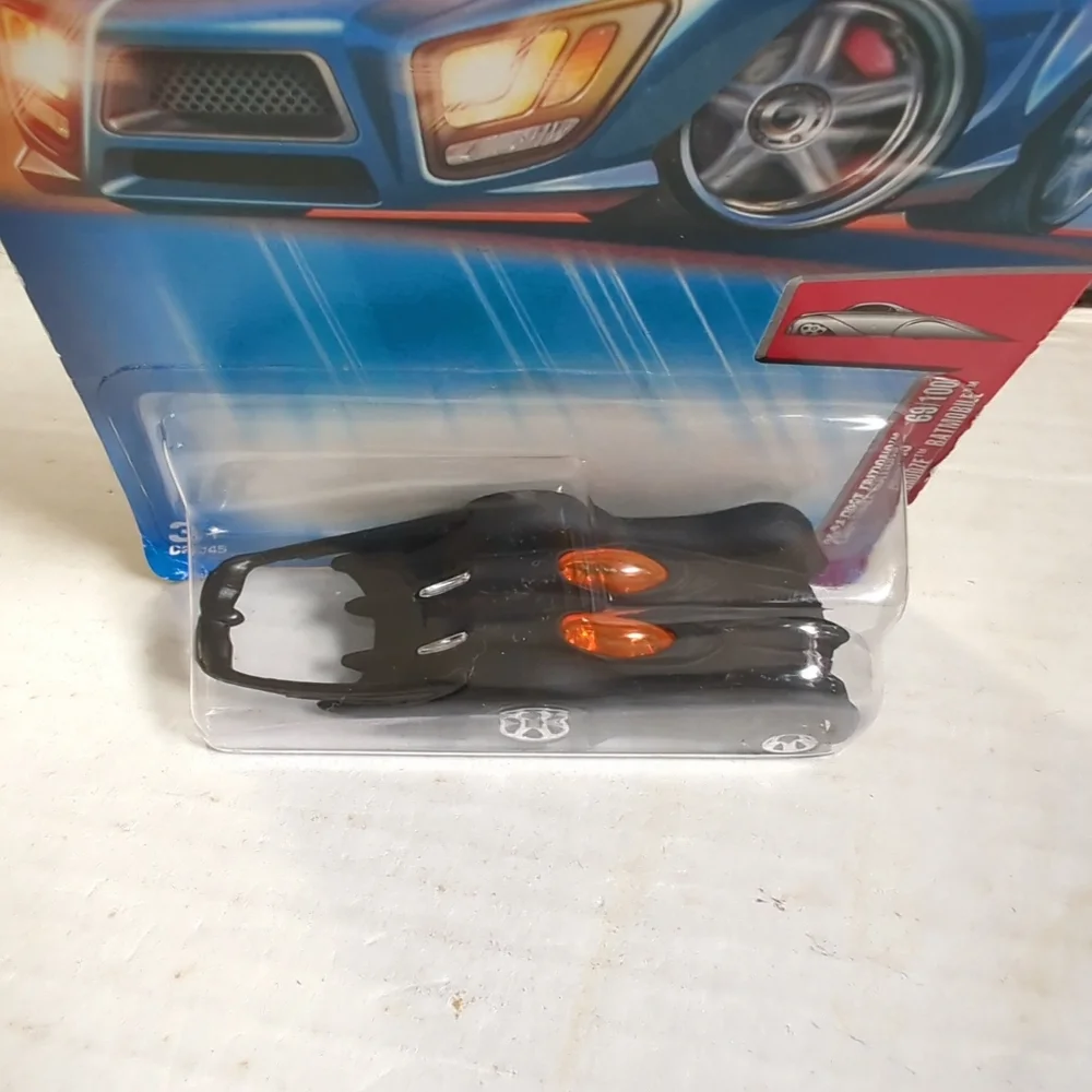 HOT WHEELS 2004 FIRST EDITIONS CROOZE BATMOBILE #69  BLACK FACTORY SEALED